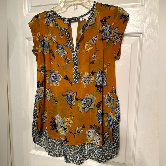 DR2  XS Mustard Floral V-Neck  Cap Sleeve Pull Over Blouse Chiffon Polyester - Picture 1 of 6